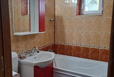 Apartament cu 3 camere decomandat în Central - 1