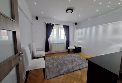 Apartament cu 3 camere decomandat, mobilat în Lipovei - 8
