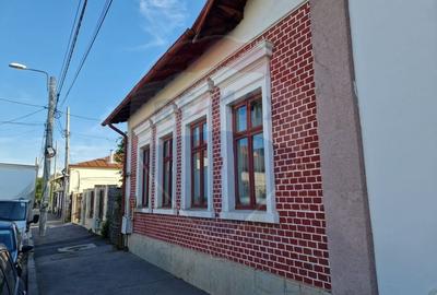 Casa / Vila 4 camere , Teren 809 mp , str. Sf. Apostoli - 3