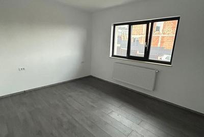 Casă cu 4 camere cu Teren 250 Mp în Valea Lupului - 5