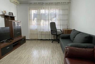 Garsonieră decomandată, mobilată în Vitan