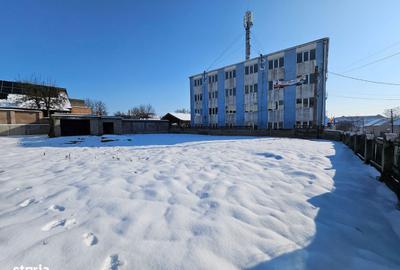 Spațiu comercial, de 1,000 mp, în Central - 4