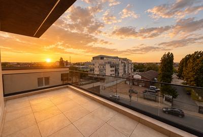 Penthouse cu 3 camere decomandat în Central - 1