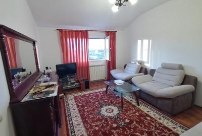 Apartament cu 3 camere decomandat, mobilat în Poarta 6 - 2