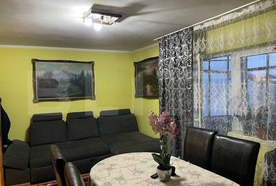 Apartament cu 3 camere, 67 mp, zona Stefan cel Mare