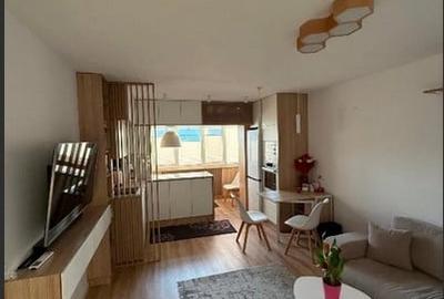 Apartament cu 4 camere semidecomandat în Aviației