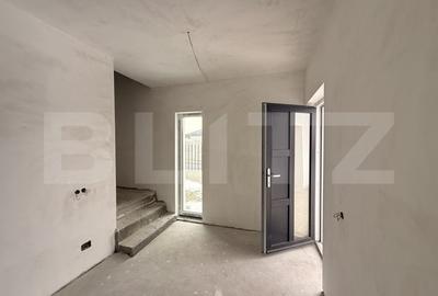 Casă individuală cu 4 camere cu Canalizare în Exterior Est - 2