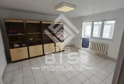 Apartament 3 camere - parter - pretabil ca si spatiu comercial - 2
