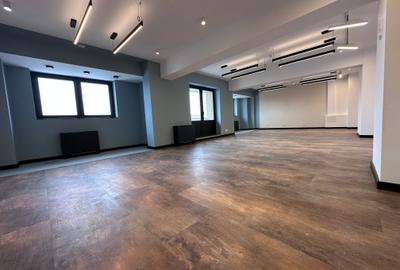 Apartament cu 5 camere decomandat în P-ța Victoriei - 8