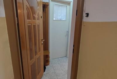 Apartament cu 2 camere semidecomandat în Tomis III