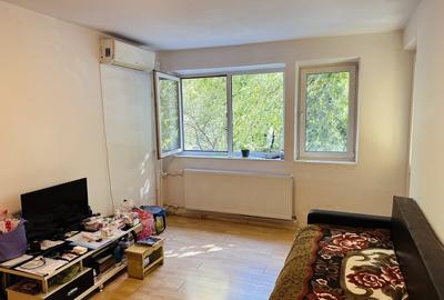 Apartament cu 2 camere semidecomandat în Militari