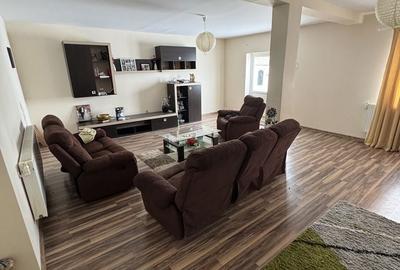Casă cu 4 camere cu Teren 8300 Mp în Gălbinași - 9