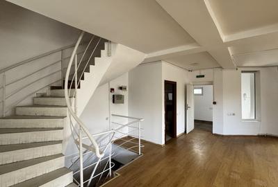 Casă individuală cu 12 camere cu Canalizare în Sisești - 5