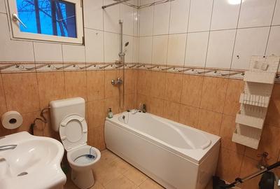 Inchiriez casa in zona Fratelia - 1