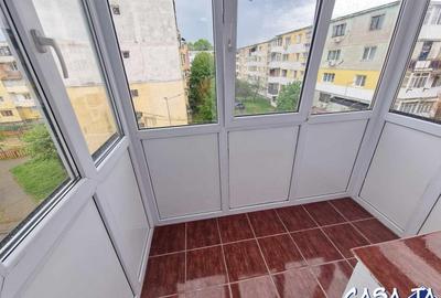 Apartament cu 4 camere decomandat în 9 Mai - 14