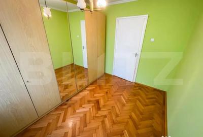 Apartament cu 4 camere semidecomandat în 22 Decembrie - 8