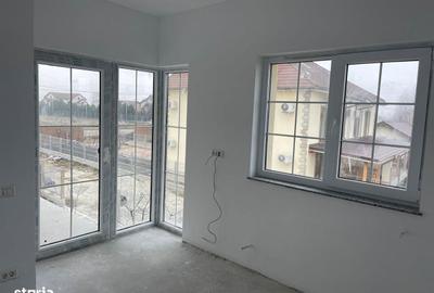 Casă cu 4 camere în Central - 2