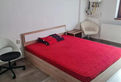 Inchiriez garsoniera zona huedin ,NU ARE BUCATARIE - 1