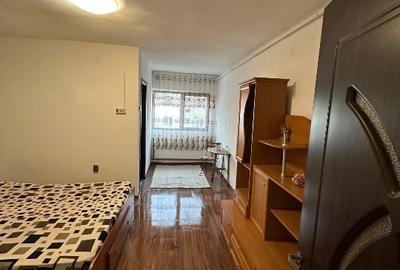 Vanzare garsoniera confort 1, pe strada 9 Mai, etajul 2 - 4