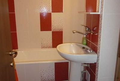 Apartament cu 3 camere decomandat în Cornișa - 6