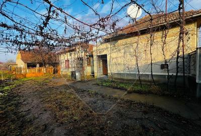 Casă cu 4 camere cu Teren 2144 Mp în Șeitin