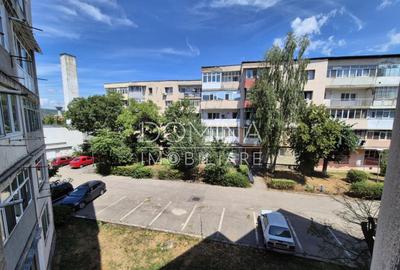 Apartament 3 camere *etaj 2 - decomandat* - str. Zambilelor - 9