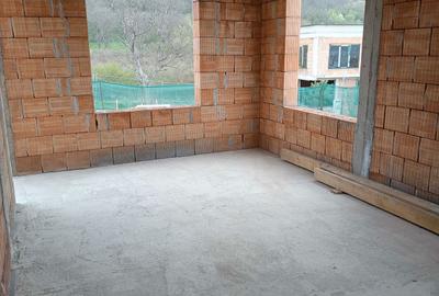 Casă cu 4 camere în Central - 11