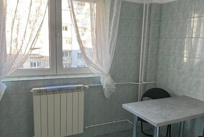 Apartament cu 2 camere semidecomandat, mobilat în Polonă - 11