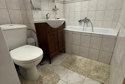 Apartament decomandat cu 2 camere și balcon în bloc reabilitat Tractorul - 3