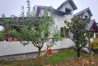 Casă cu 5 camere cu Teren 800 Mp în Giarmata