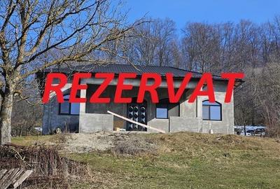 Casă individuală cu 4 camere cu Canalizare în Boțești - 23