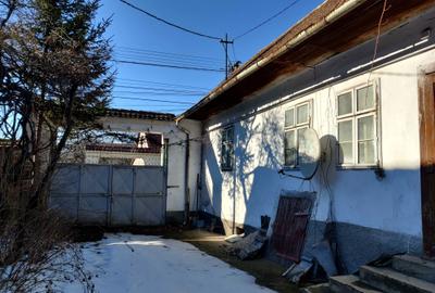Casă cu 4 camere în Vulcan - 1