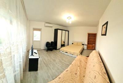 Garsonieră, 2 balcoane, vedere panoramica, decomandata, zona 13 Septembrie - 1