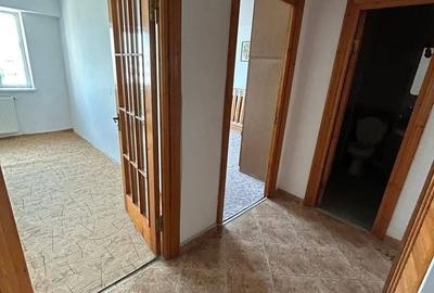 Apartament cu 3 camere decomandat în Central - 4