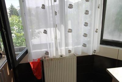 Zona Martir Closca - 2 camere decomandate - 10