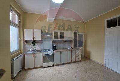 Inchiriere casa cu terasa si curte zona Piata Mica Spitalul Judetean - 3