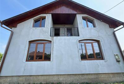 Casă individuală cu 5 camere cu Teren 4316 Mp în Petreu - 1