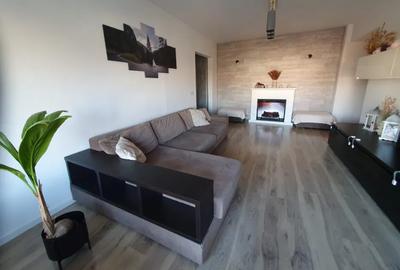 Apartament cu 3 camere decomandat în Valea Lupului