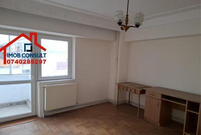 PARCUL CATEDRALEI , doua decomandate,lift NOU, cod CE 1038 - 5