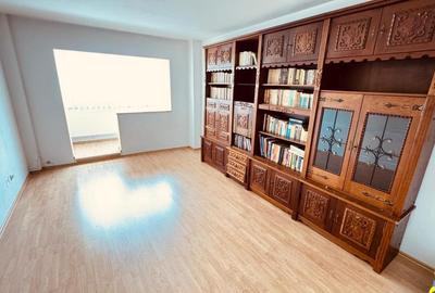 Apartament cu 3 camere decomandat, mobilat în Astra