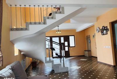 Casă cu 4 camere în 23 August - 3