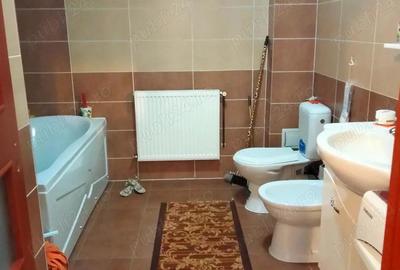 Apartament cu 3 camere decomandat în Central - 2