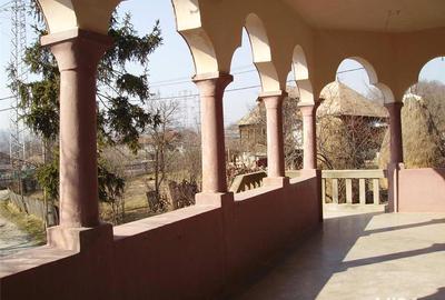 Casă cu 6 camere cu Teren 1880 Mp în Nistorești - 4