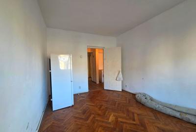 Apartament cu 3 camere decomandat în Dacia