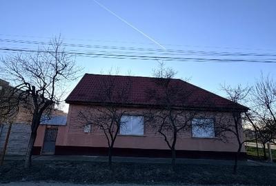 Casă individuală cu 5 camere cu Teren 711 Mp în Ghiroda - 1