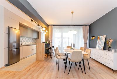 Apartament cu 3 camere semidecomandat în Central - 1