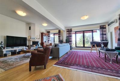 Penthouse cu 5 camere decomandat, mobilat în Kiseleff