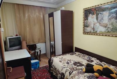 De vanzare apartament 3 camere - 2