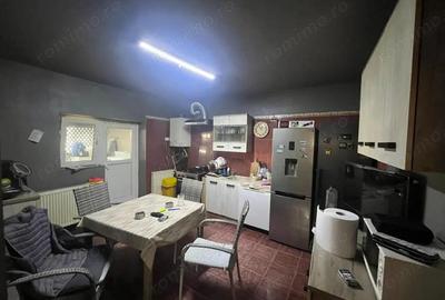 Casă cu 3 camere cu Teren 468 Mp în Central