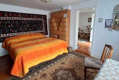 Casă cu 4 camere cu Teren 1467 Mp în Crăcăoani - 2